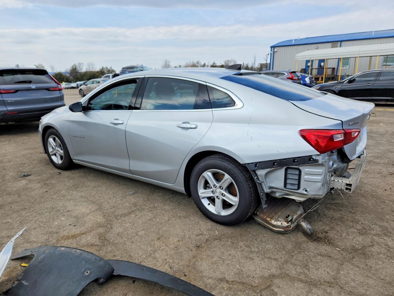 2020 Chevrolet Malibu Ls - zdjęcie 2