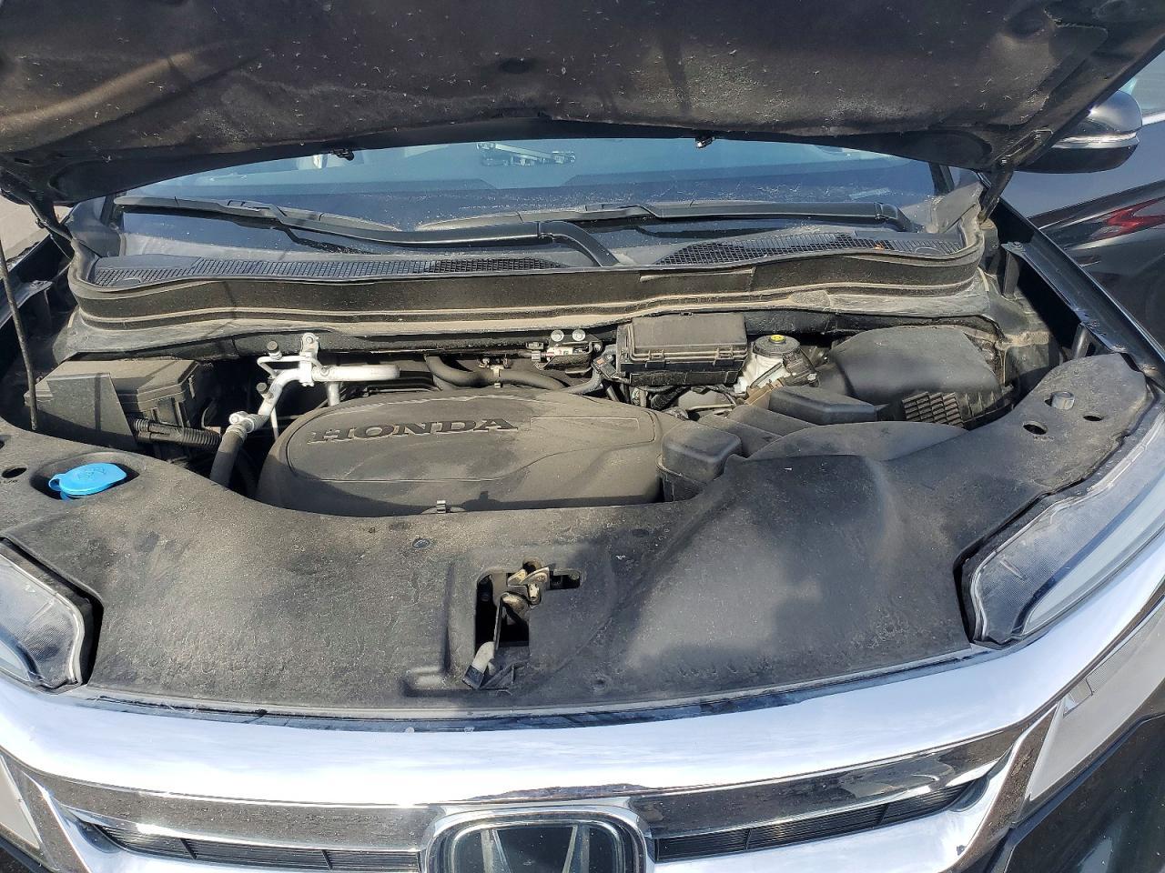 2021 Honda Pilot Touring - zdjęcie 12