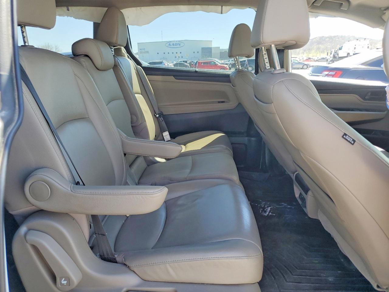 2020 Honda Odyssey Touring - zdjęcie 11