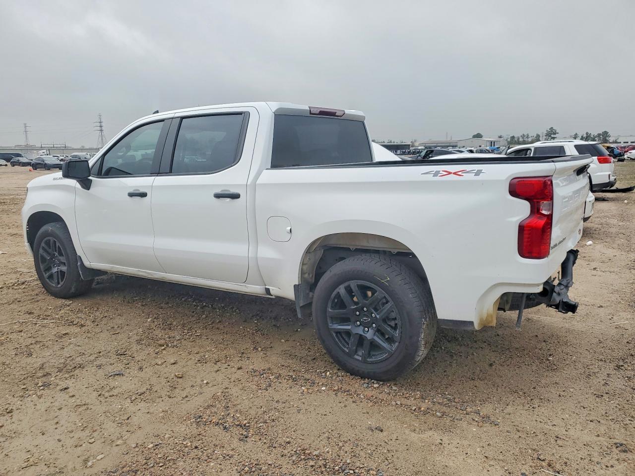 2024 Chevrolet Silverado K1500 Custom - zdjęcie 2