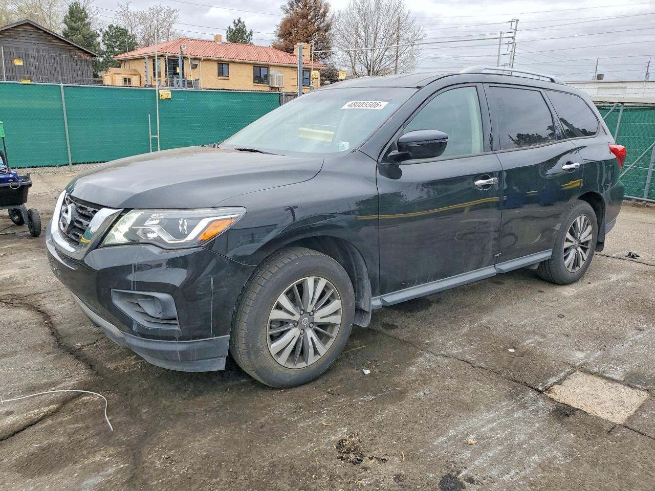 2019 Nissan Pathfinder S - zdjęcie główne
