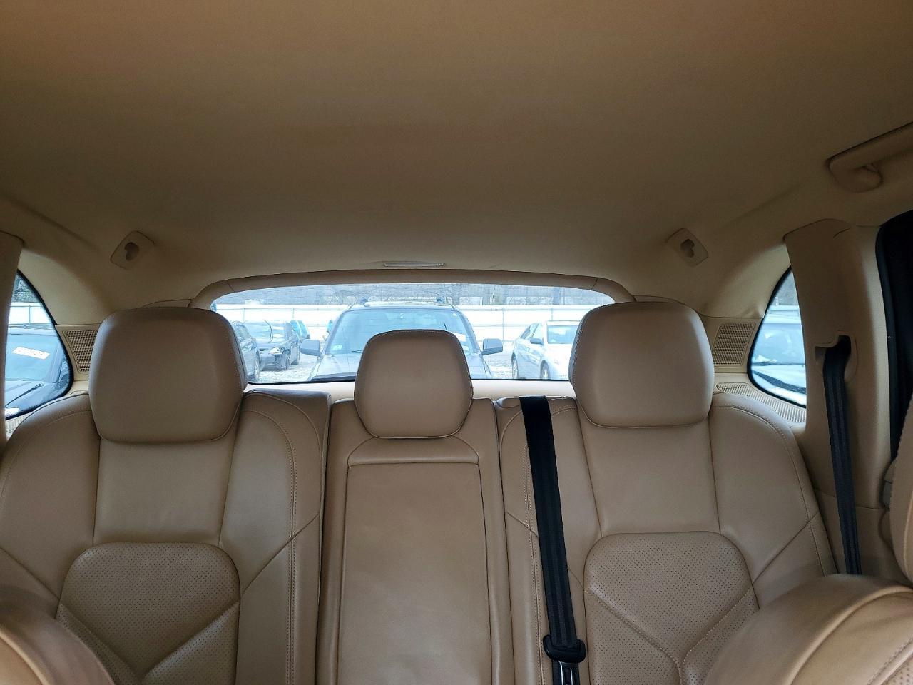 2013 Porsche Cayenne - zdjęcie 10