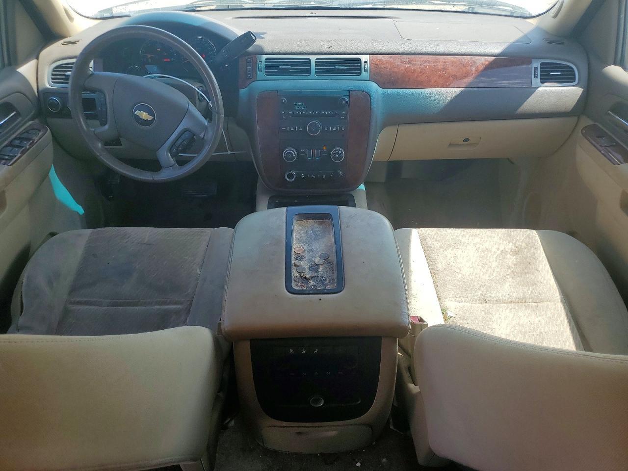 2014 Chevrolet Suburban C1500 Ls - zdjęcie 8