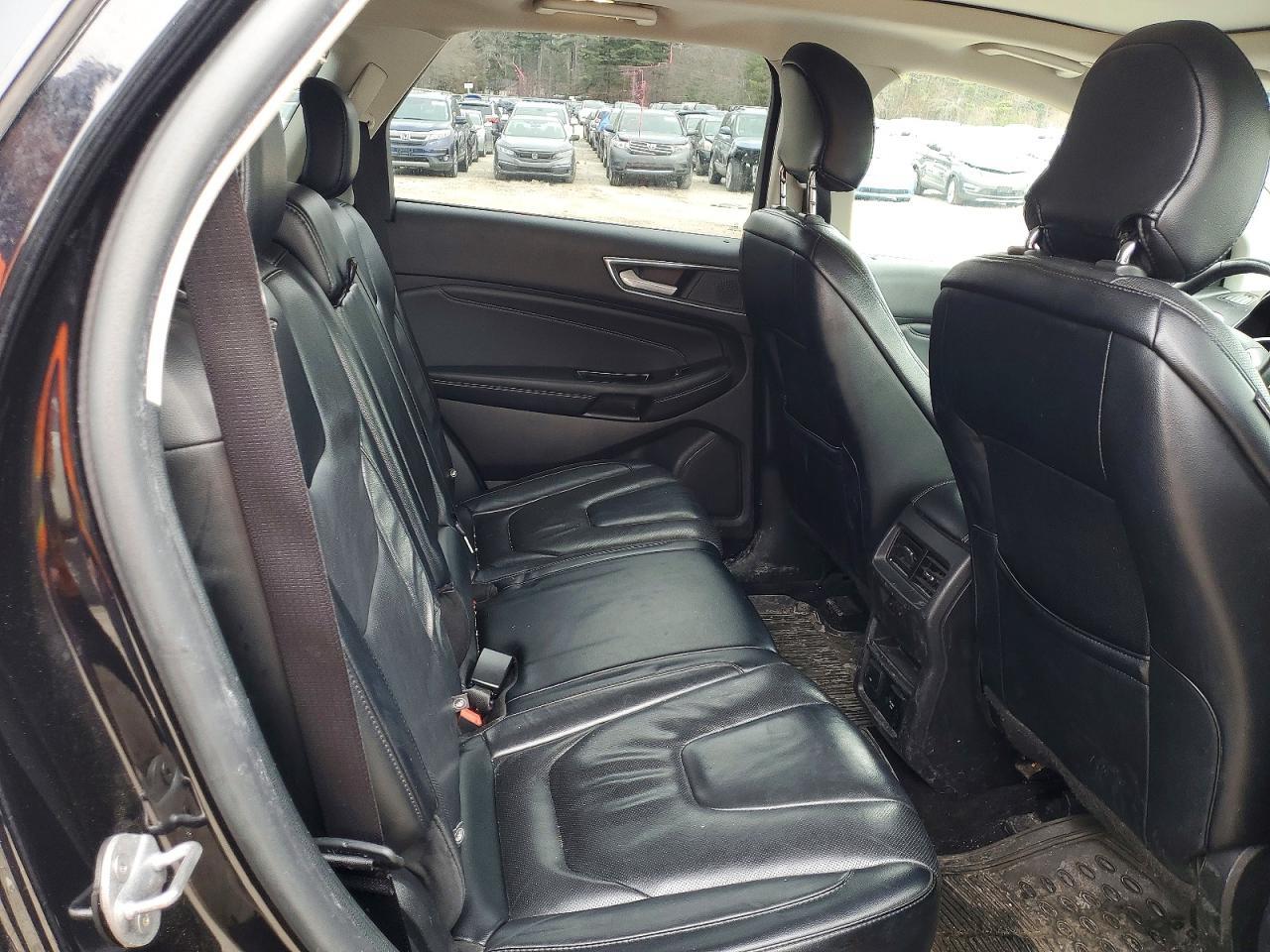 2019 Ford Edge Titanium - zdjęcie 11