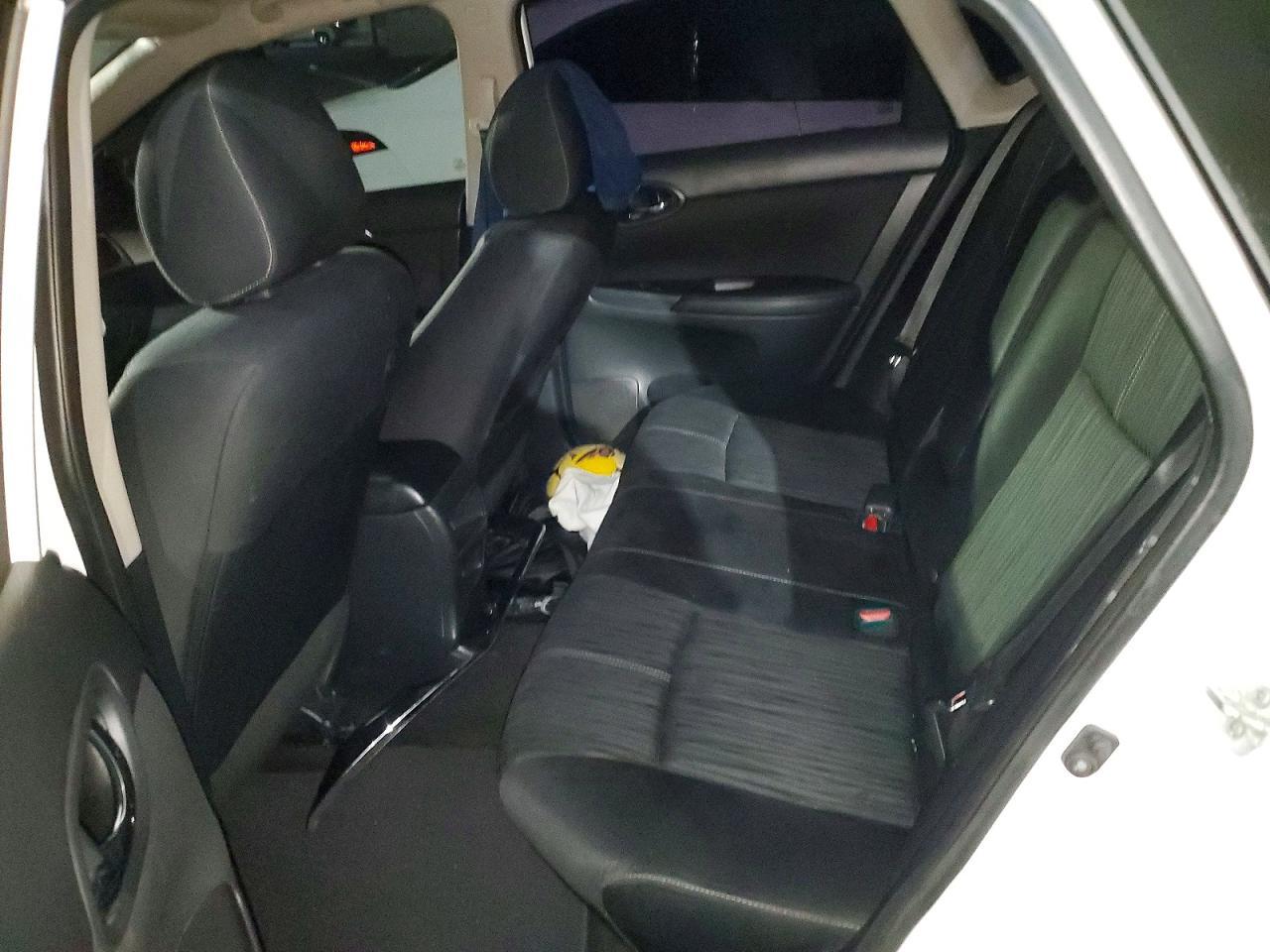 2017 Nissan Sentra S - zdjęcie 10