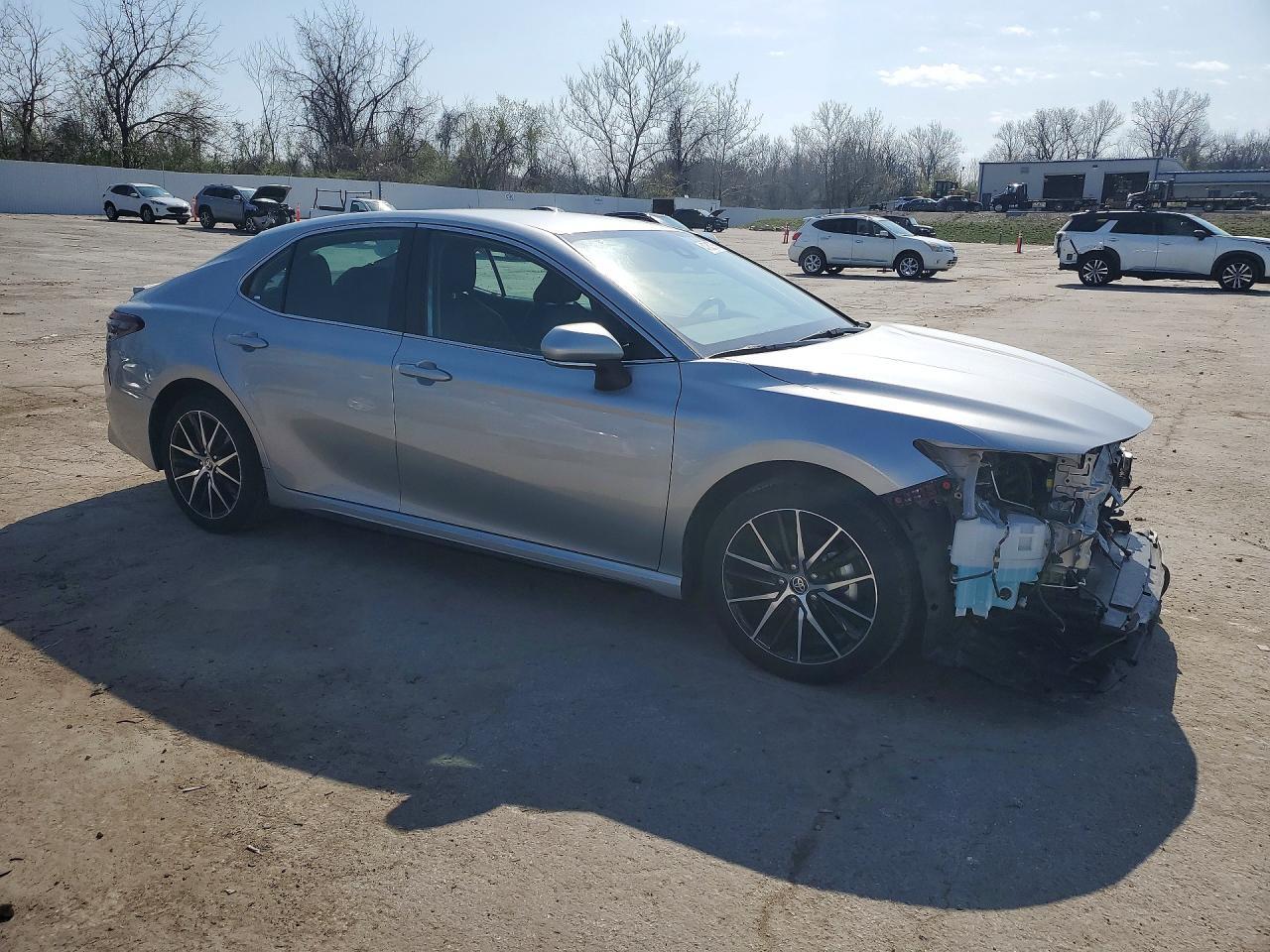 2024 Toyota Camry Se - zdjęcie 4