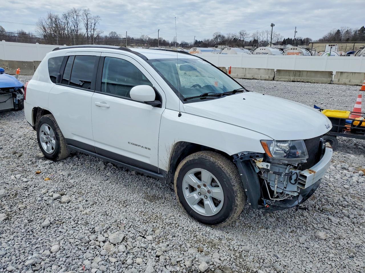 2017 Jeep Compass Latitude - zdjęcie 4