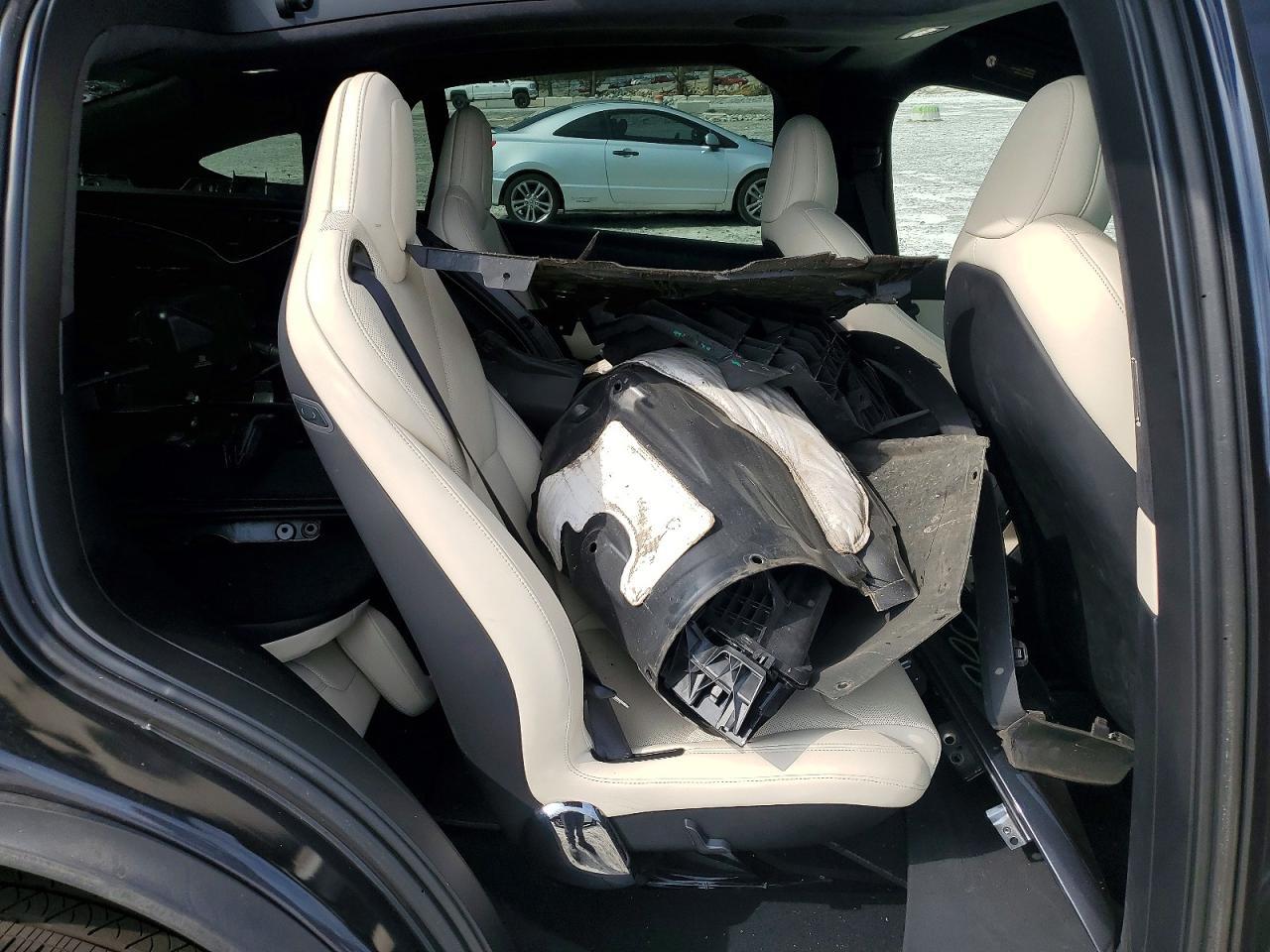 2025 Tesla Model X - zdjęcie 11