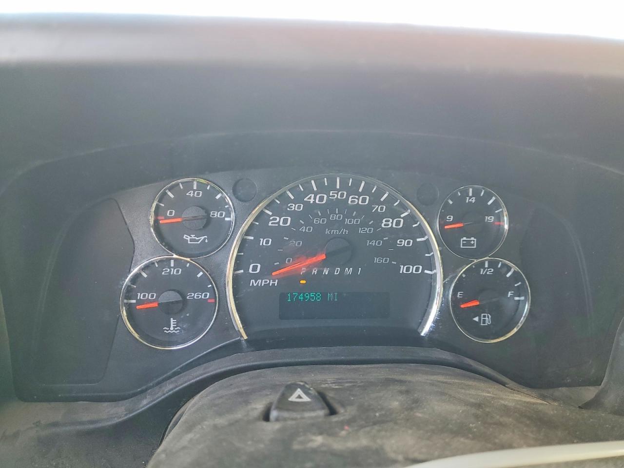 2017 Chevrolet Express G2500 - zdjęcie 9