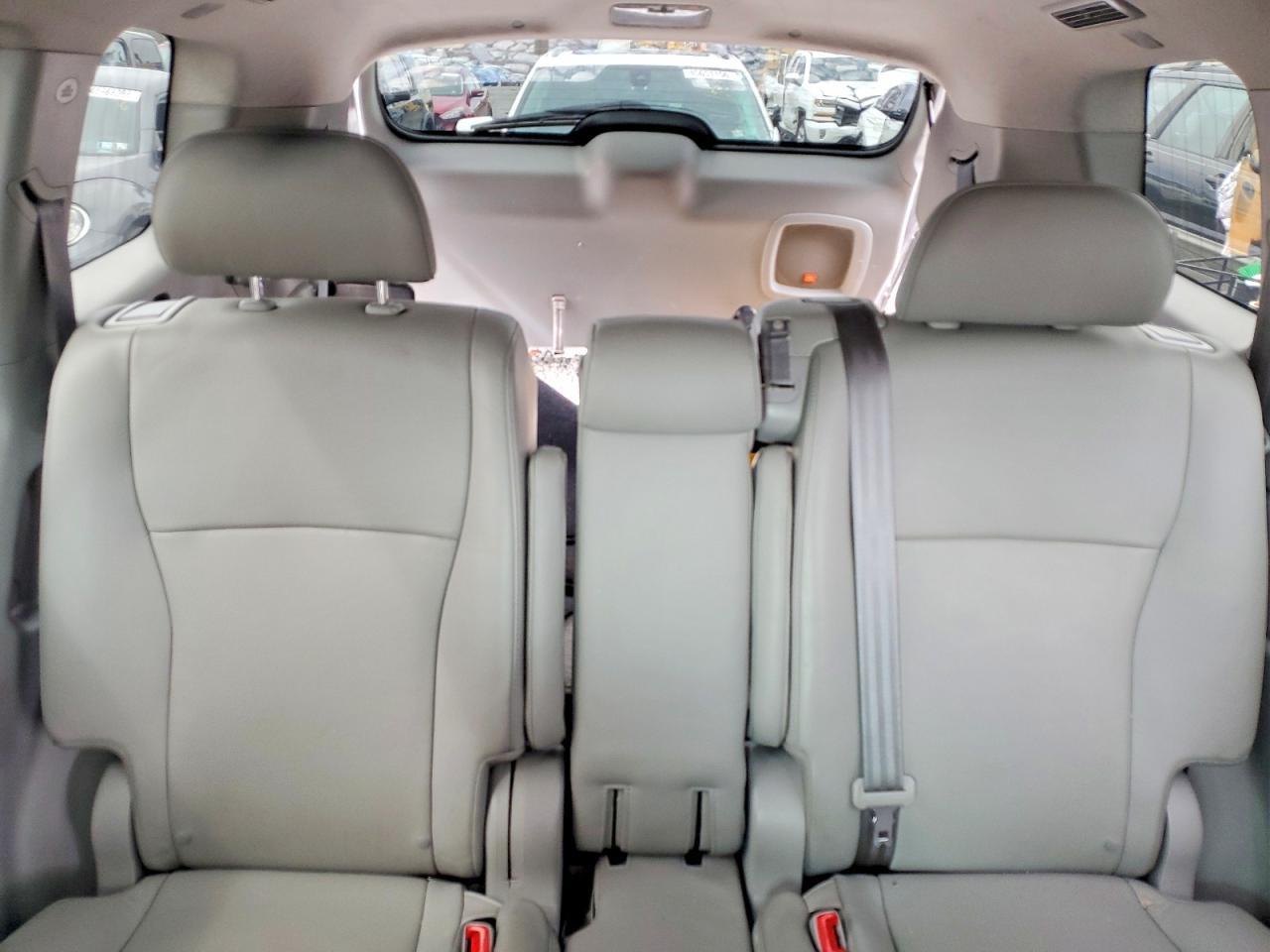 2013 Toyota Highlander Limited - zdjęcie 10