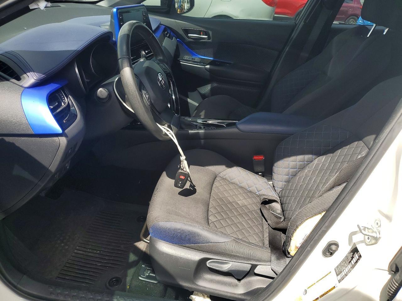 2020 Toyota C-Hr Xle - zdjęcie 7