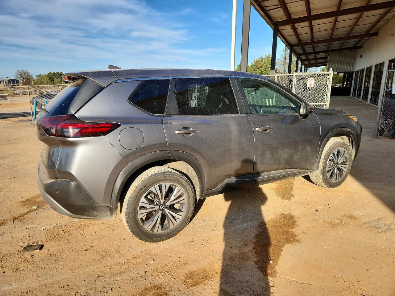 2022 Nissan Rogue Sv - zdjęcie 3