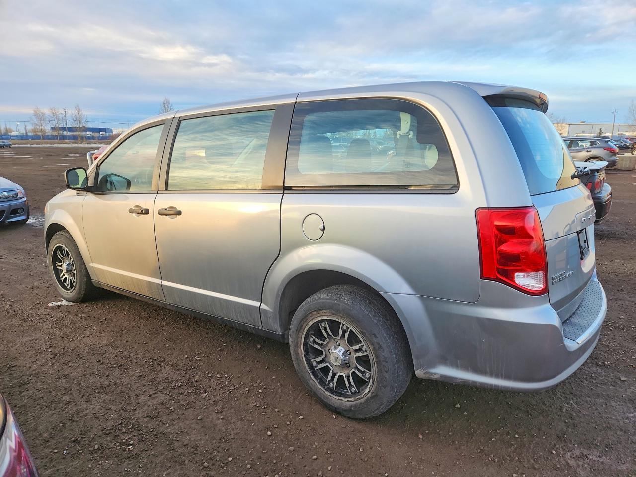 2018 Dodge Grand Caravan Se - zdjęcie 2