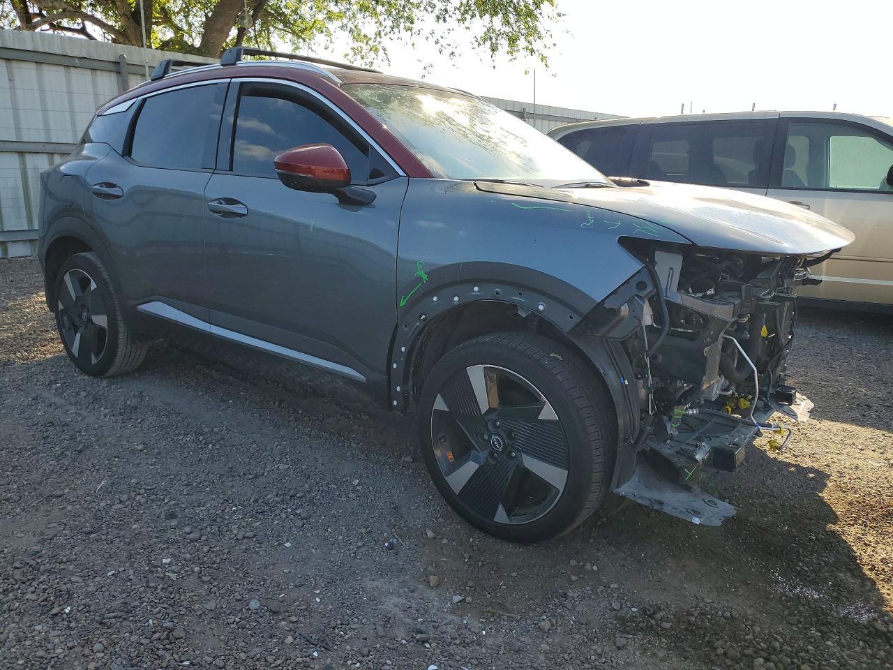 2025 Nissan Kicks Sr - zdjęcie 4