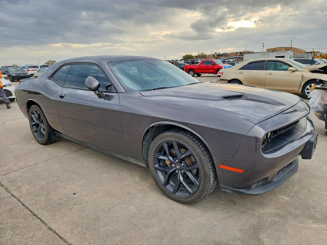 2022 Dodge Challenger Sxt - zdjęcie 4