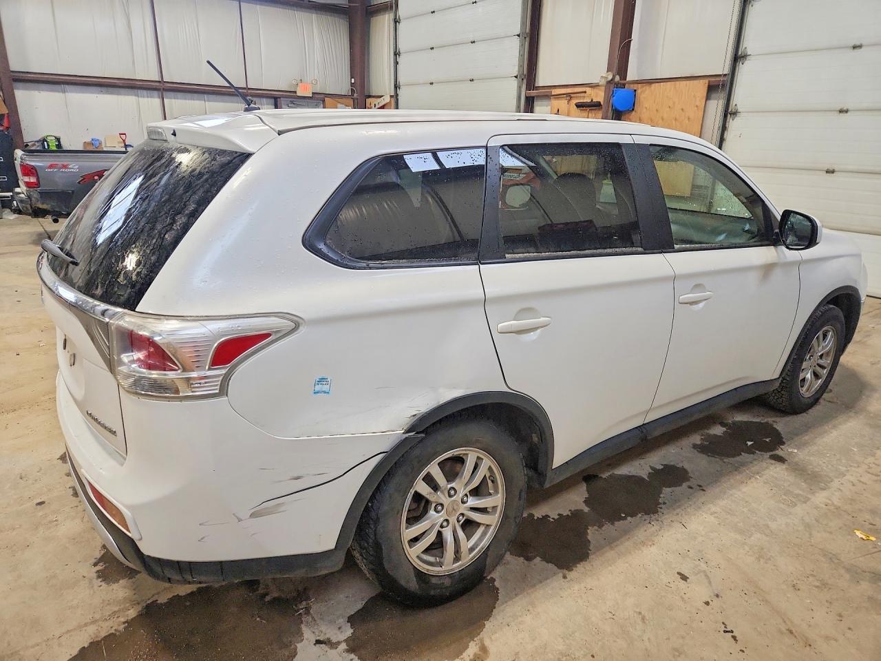 2015 Mitsubishi Outlander Es - zdjęcie 3
