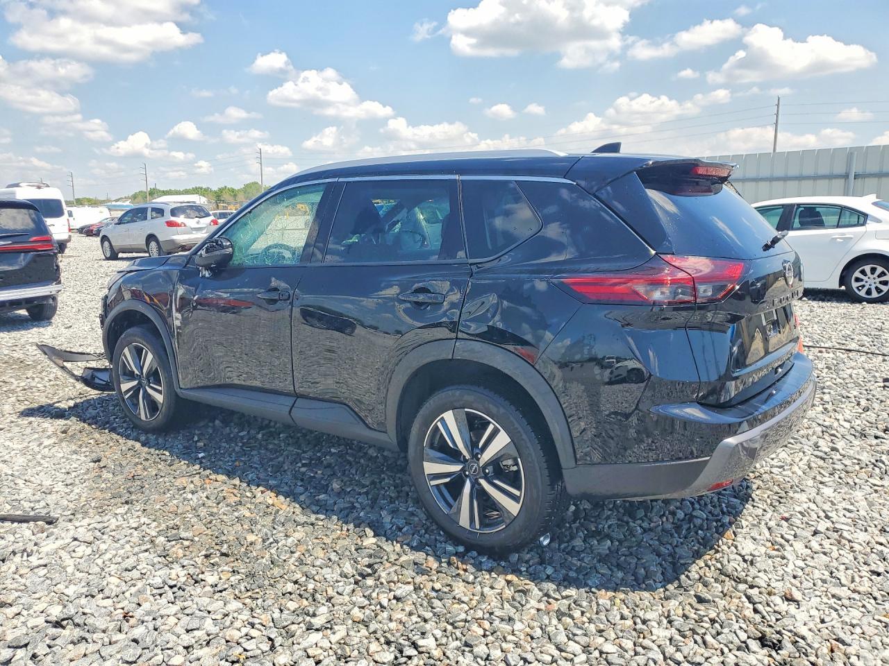 2026 Nissan Rogue Sl - zdjęcie 2