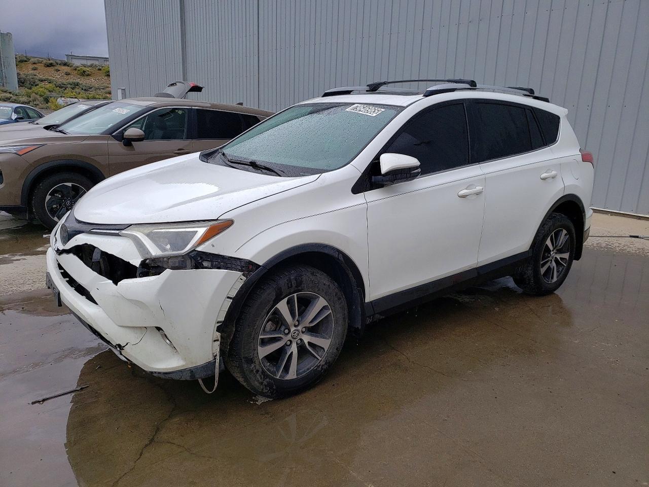 2016 Toyota Rav4 Xle - zdjęcie główne