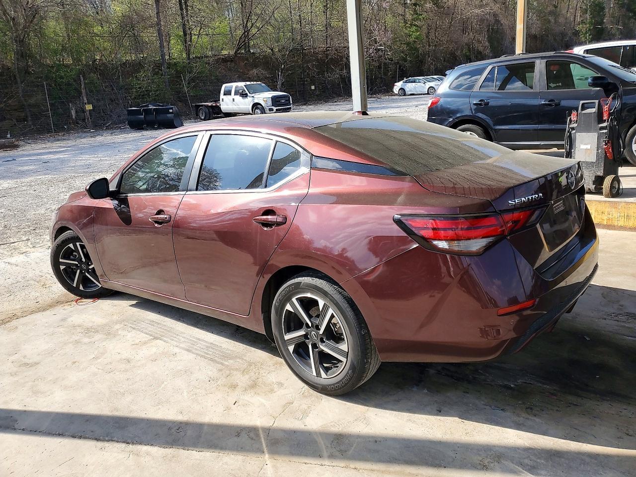 2024 Nissan Sentra Sv - zdjęcie 2