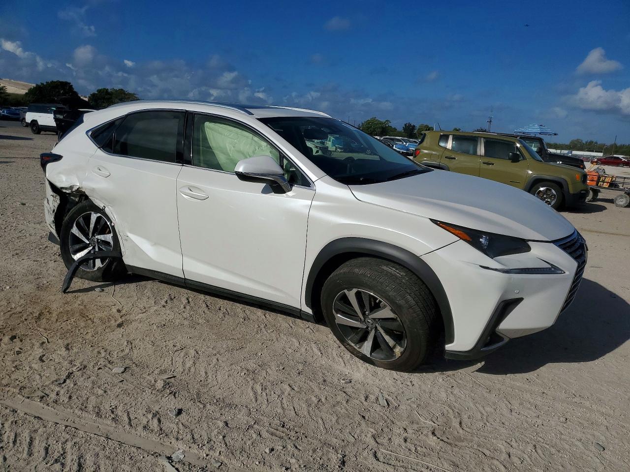 Lexus NX - zdjęcie 4