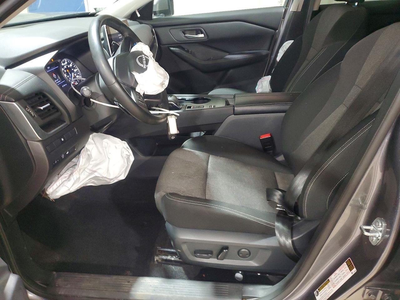 2025 Nissan Rogue Sv - zdjęcie 7