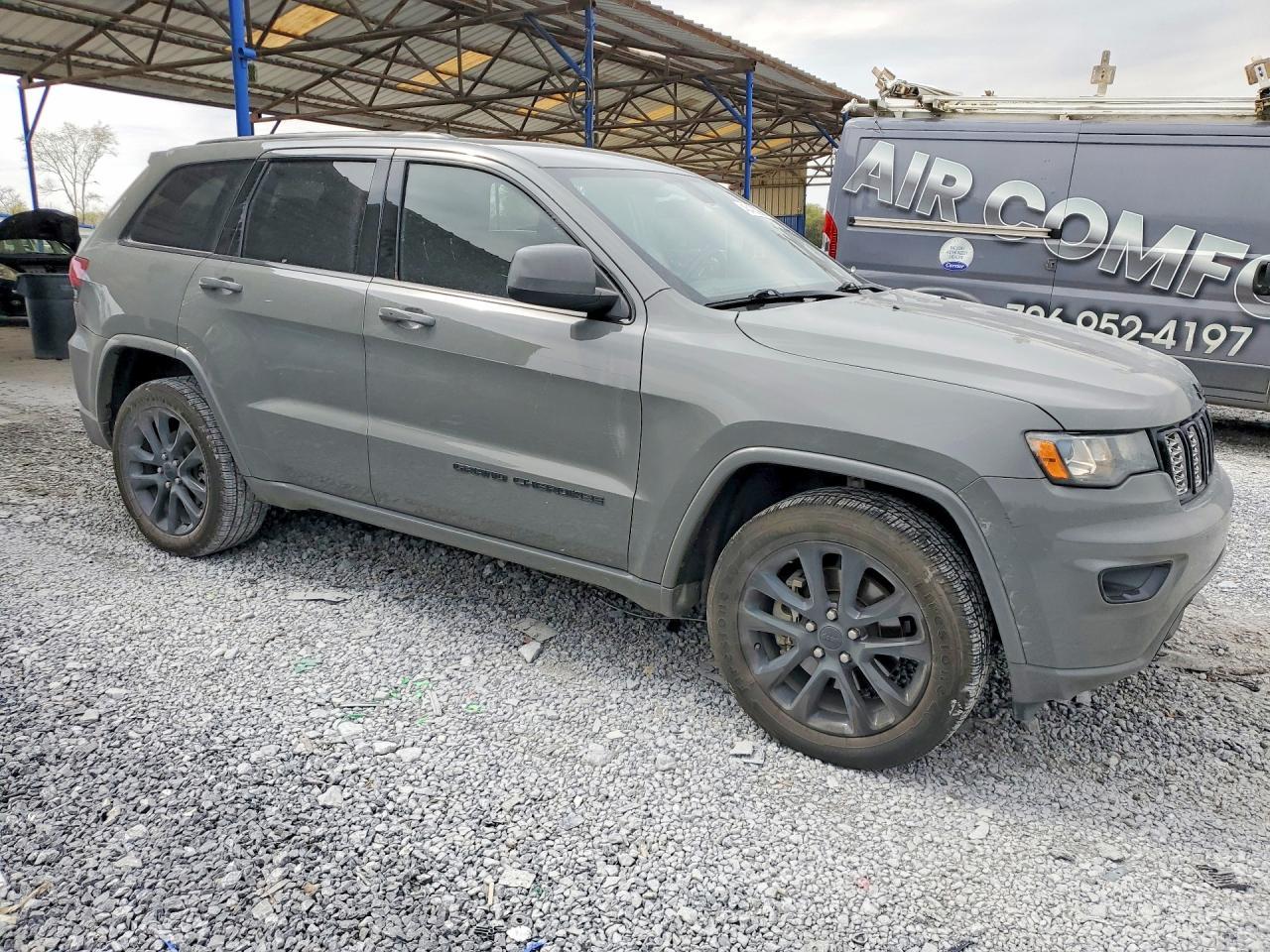 2021 Jeep Grand Cherokee Laredo - zdjęcie 4