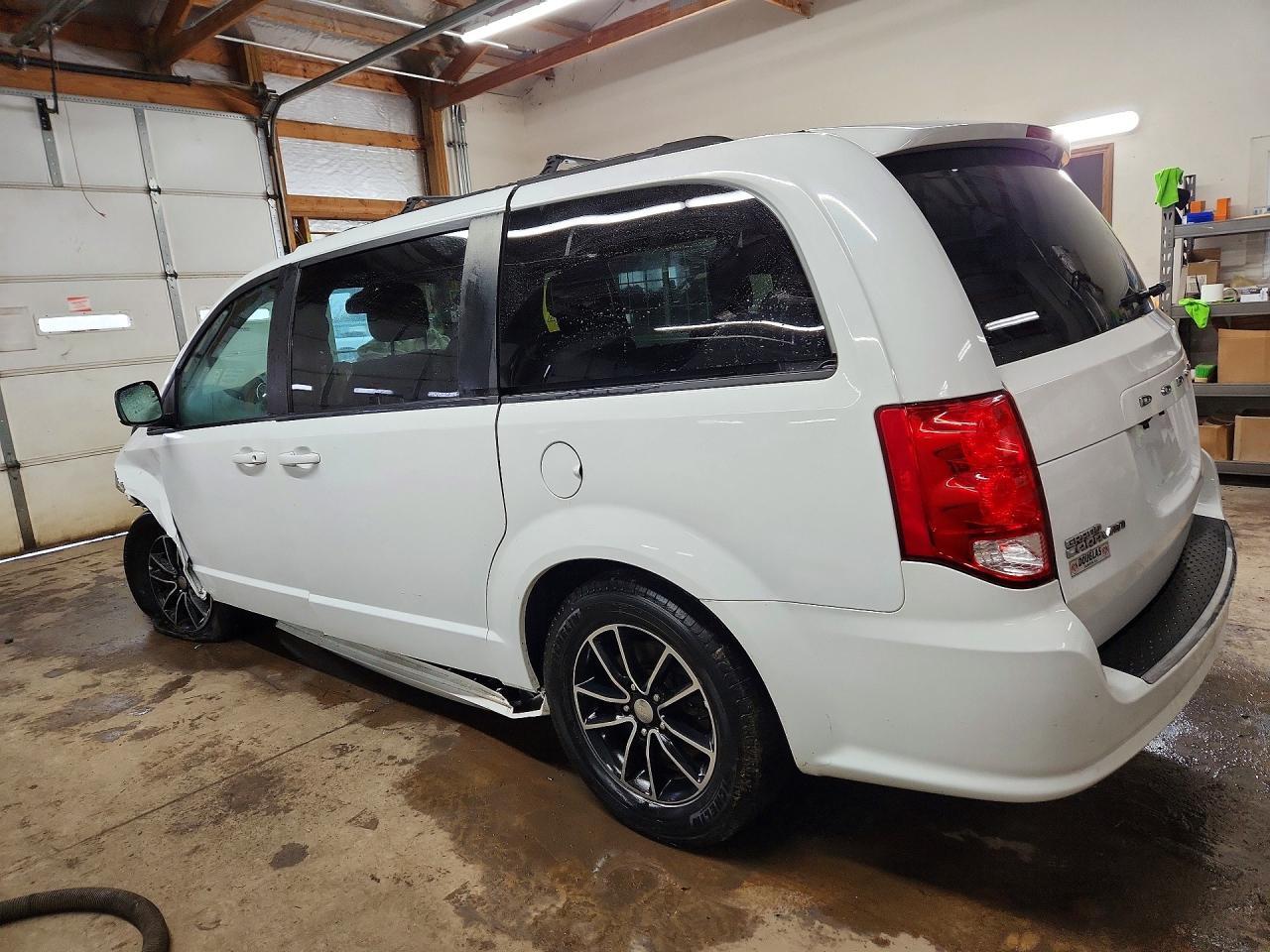 2019 Dodge Grand Caravan Gt - zdjęcie 2