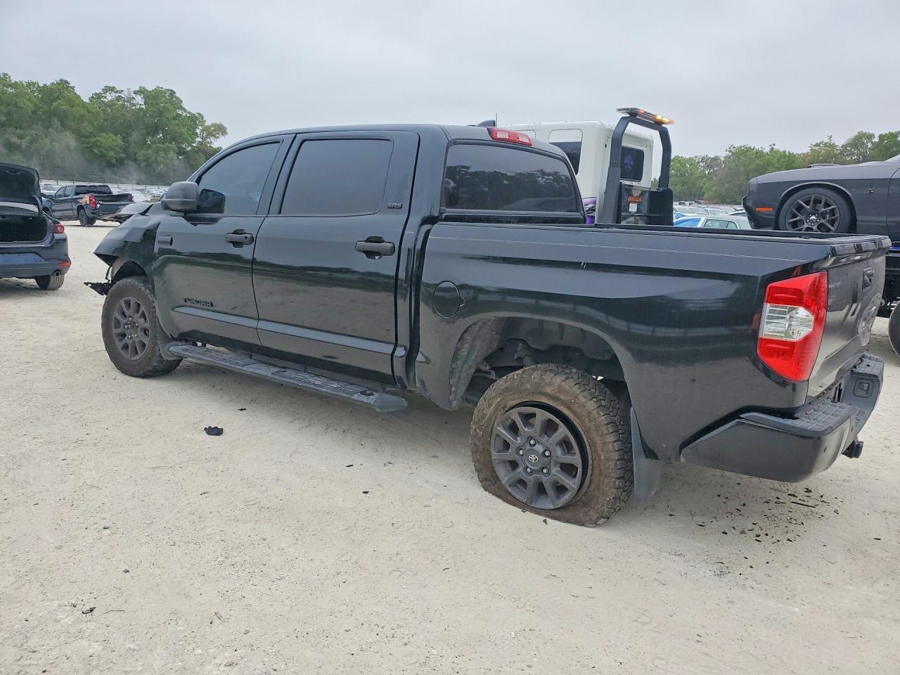 2021 Toyota Tundra Sr5 - zdjęcie 2