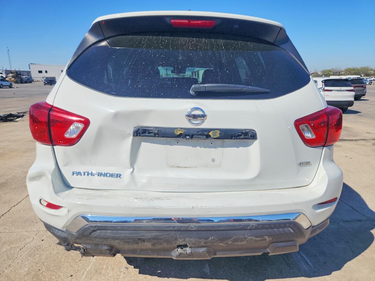 2017 Nissan Pathfinder S - zdjęcie 6