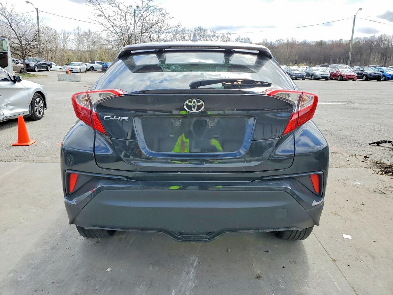 2020 Toyota C-Hr Xle - zdjęcie 6