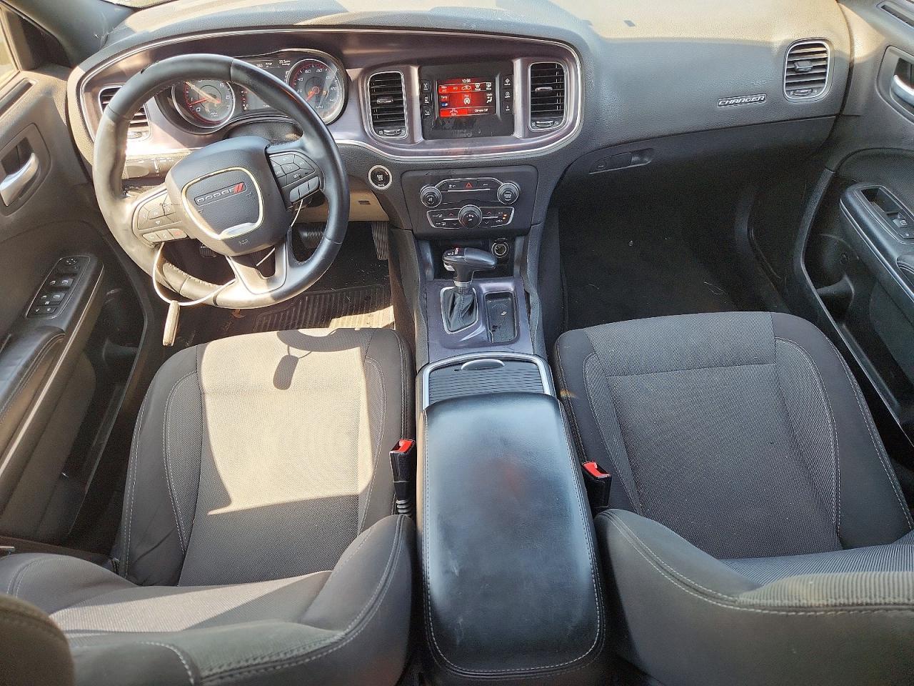 2015 Dodge Charger - zdjęcie 8