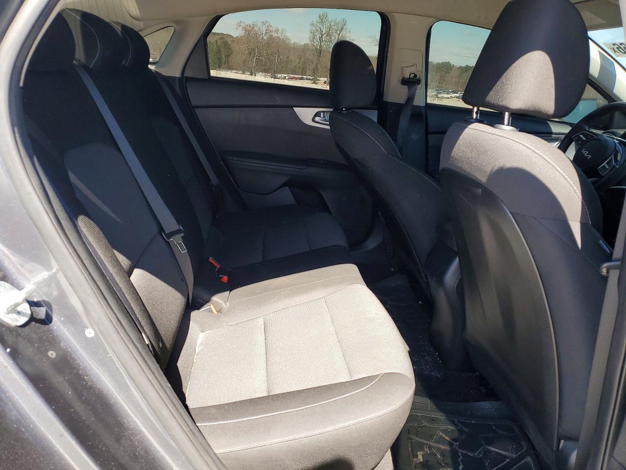 2022 Kia Forte Fe - zdjęcie 10