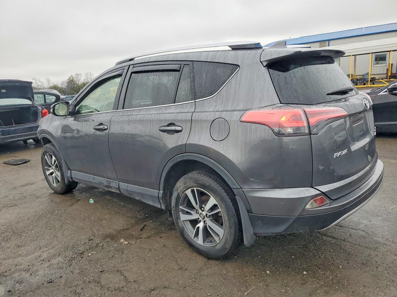 2016 Toyota Rav4 Xle - zdjęcie 2