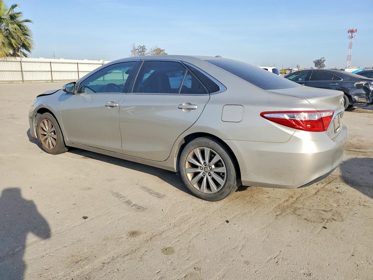 2015 Toyota Camry Xle - zdjęcie 2