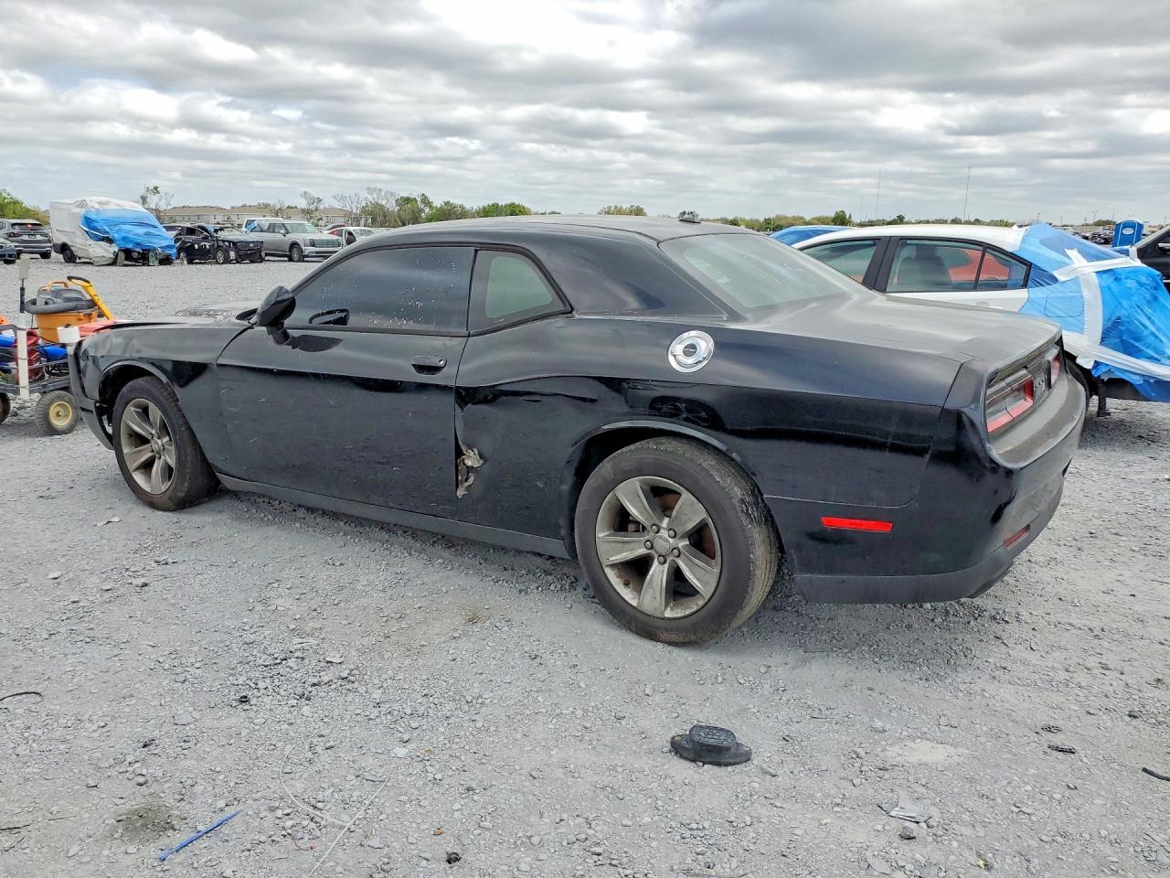 2016 Dodge Challenger Sxt - zdjęcie 2