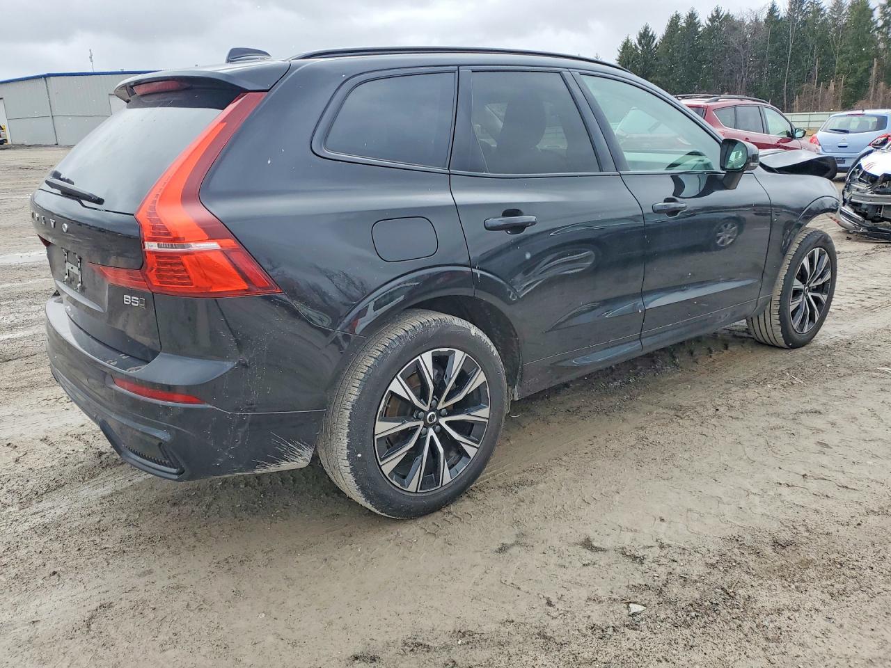 2024 Volvo Xc60 Core - zdjęcie 3