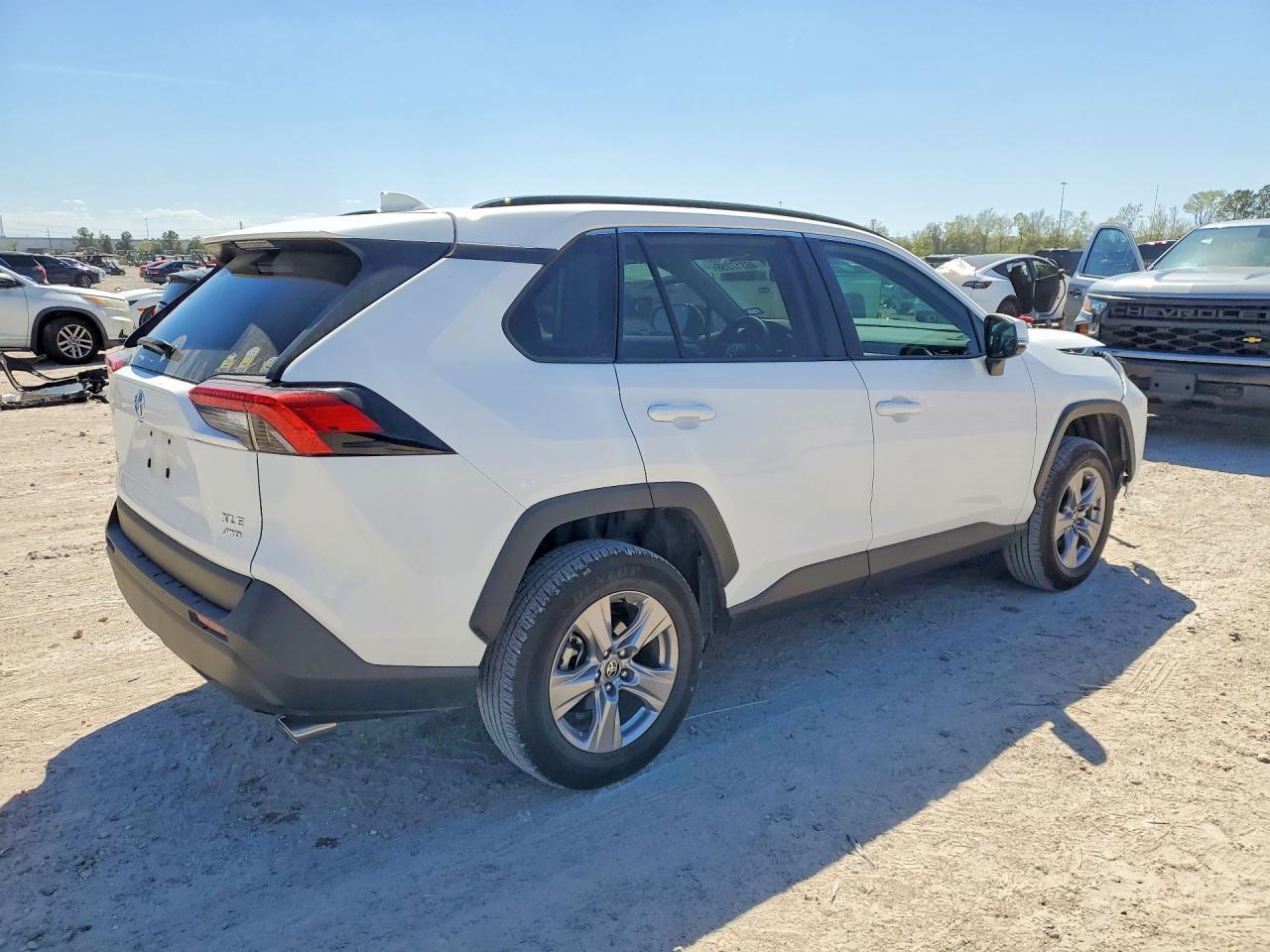 2025 Toyota Rav4 Xle - zdjęcie 3