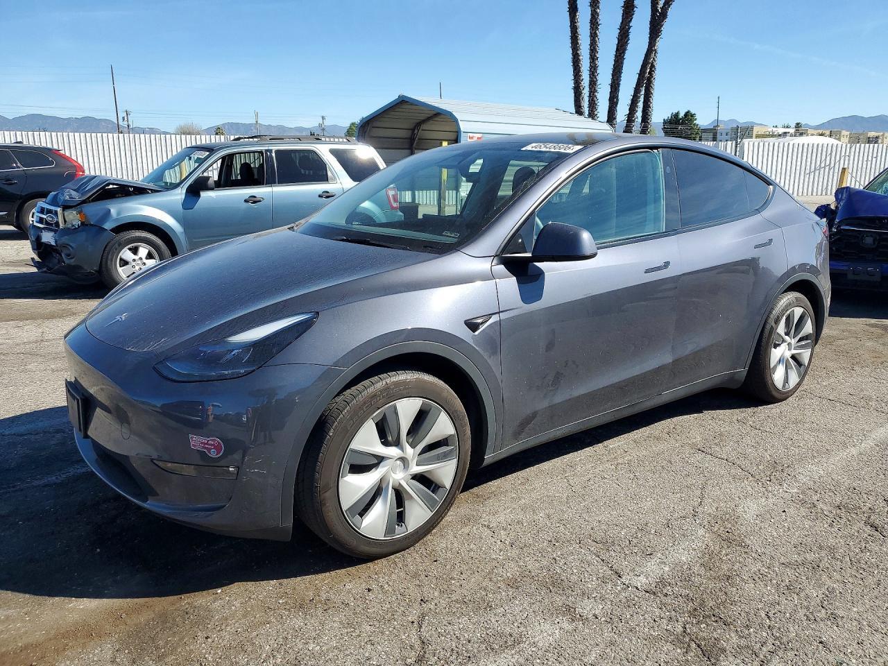 2023 Tesla Model Y - zdjęcie główne