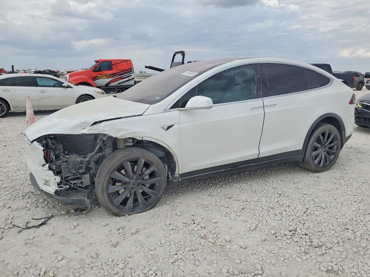 2020 Tesla Model X - zdjęcie główne
