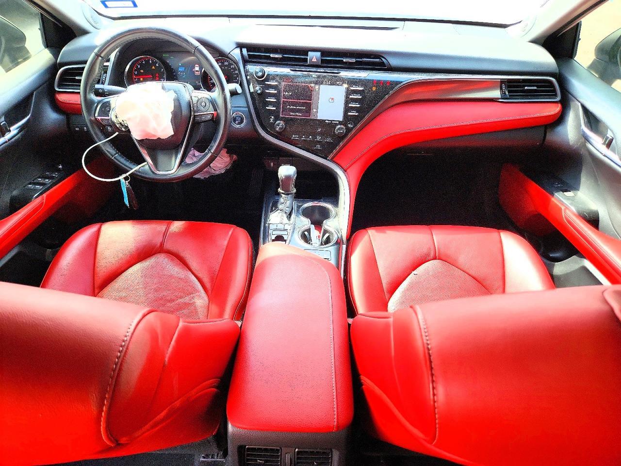 2019 Toyota Camry Xse - zdjęcie 8