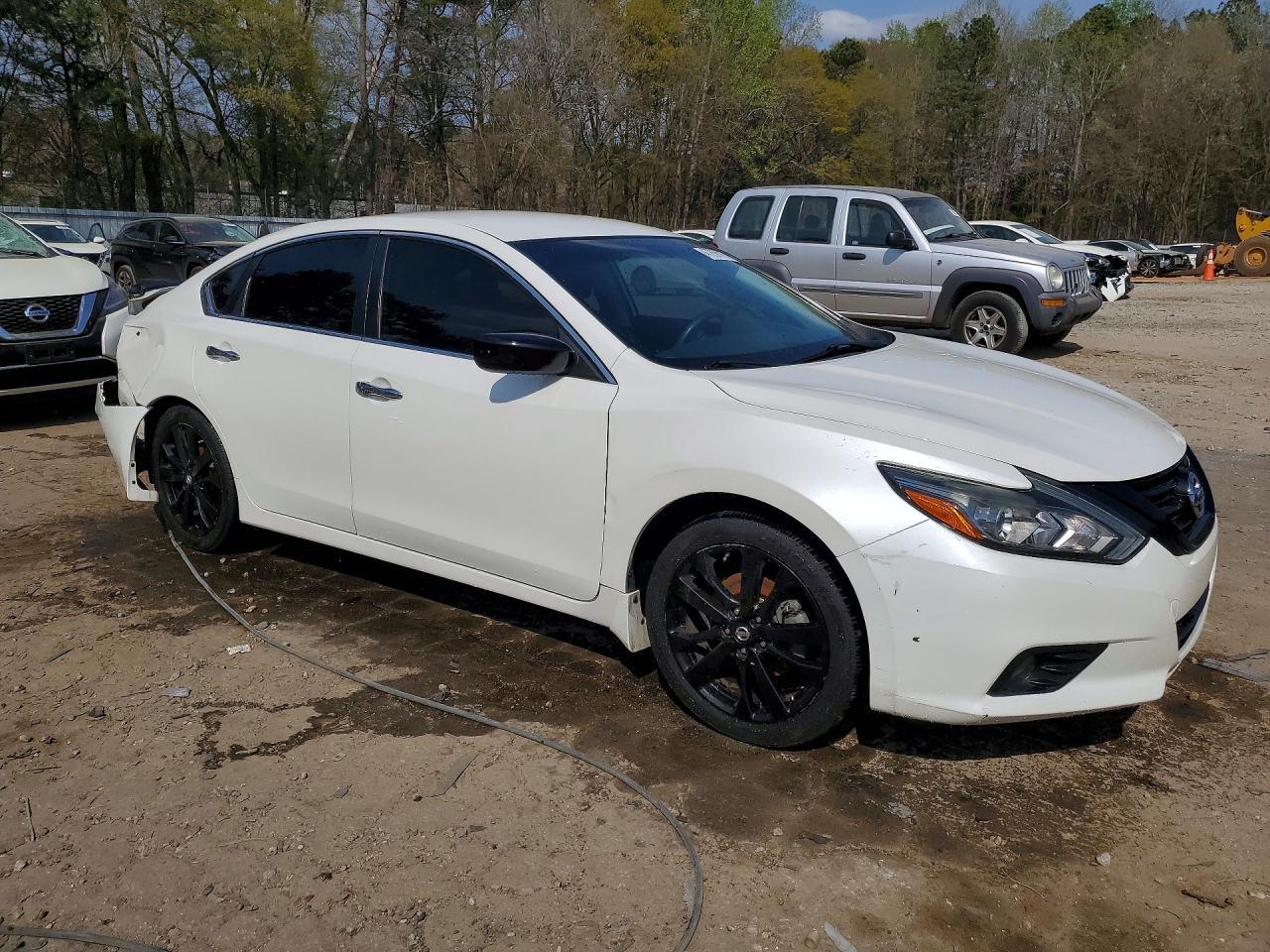 2018 Nissan Altima 2.5 Sr - zdjęcie 4