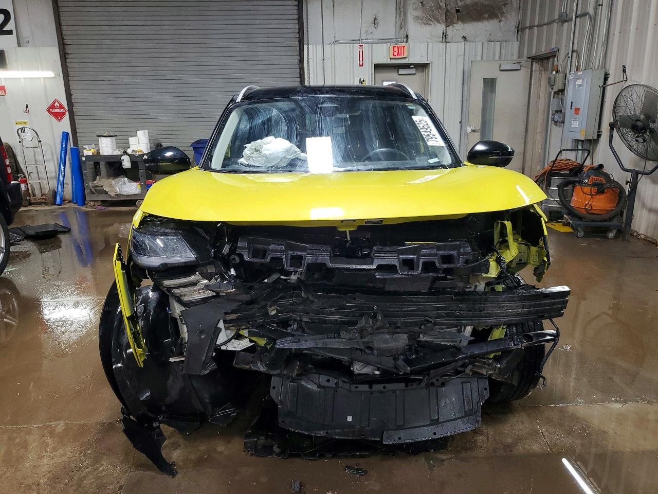 2025 Nissan Kicks Sr - zdjęcie 5