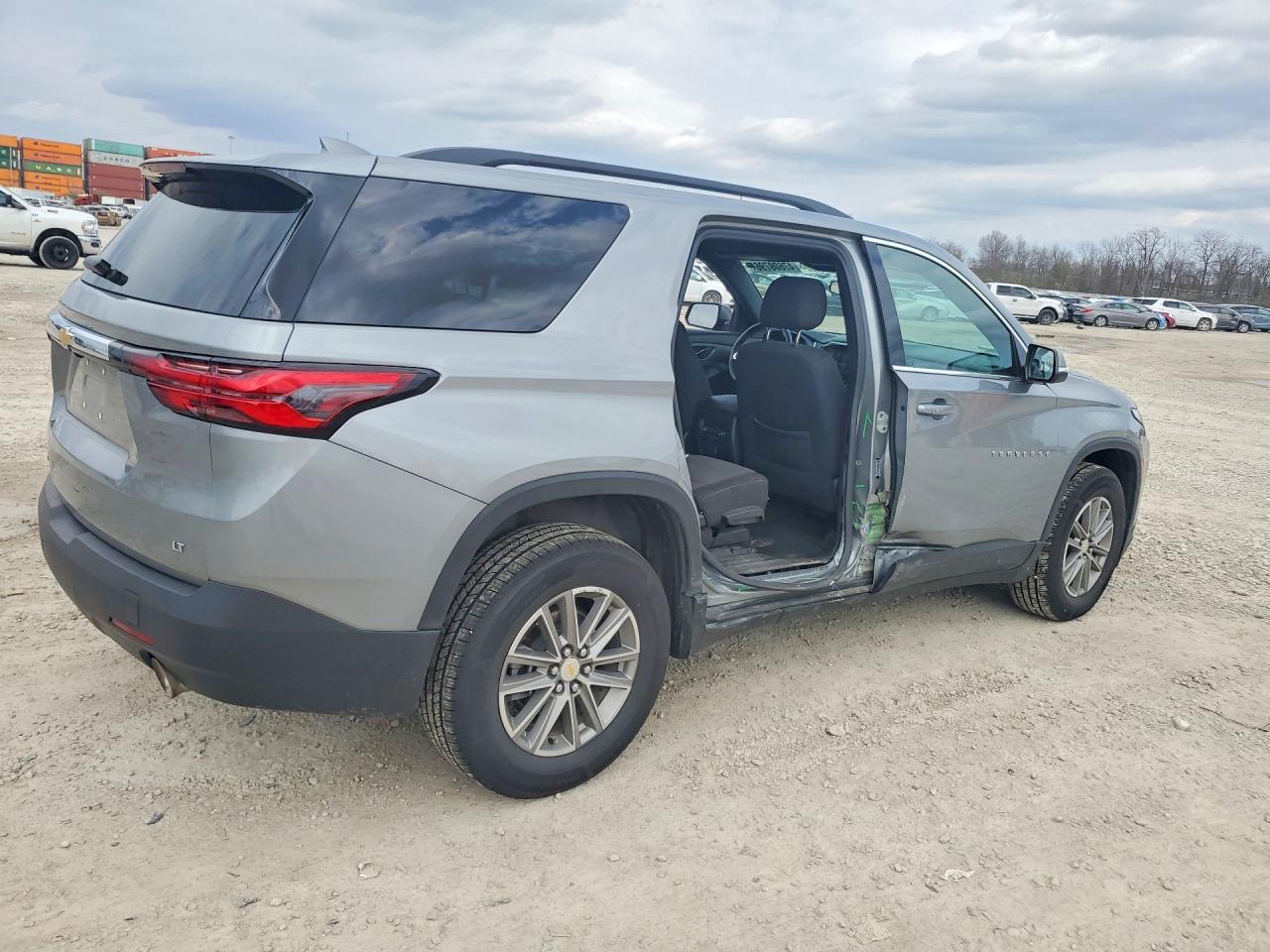 2023 Chevrolet Traverse Lt - zdjęcie 3