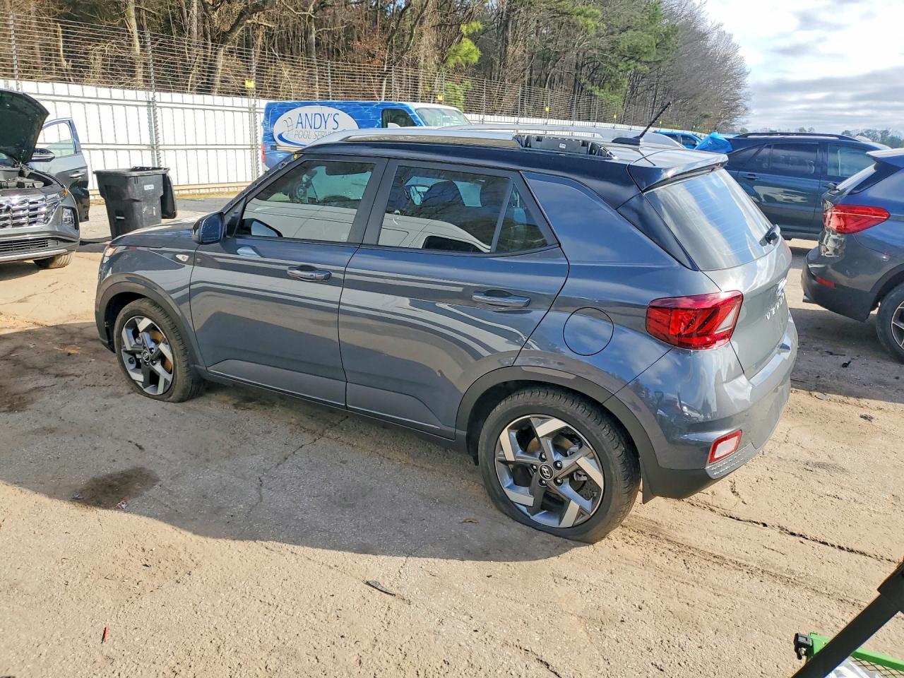 2025 Hyundai Venue Limited - zdjęcie 2