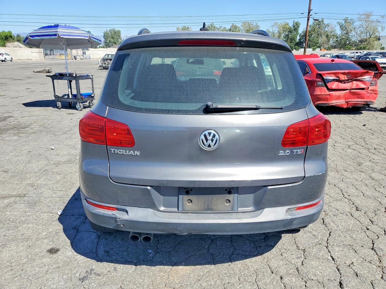 2015 Volkswagen Tiguan S - zdjęcie 6