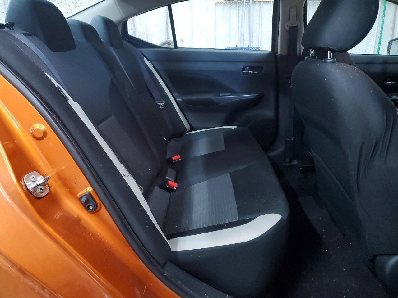 2021 Nissan Versa Sv - zdjęcie 10