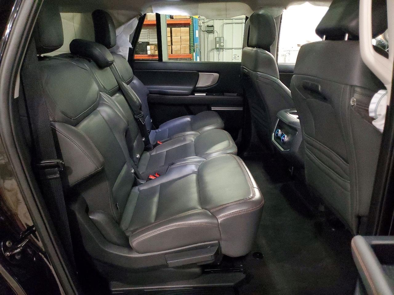 2025 Ford Expedition Max Active - zdjęcie 11