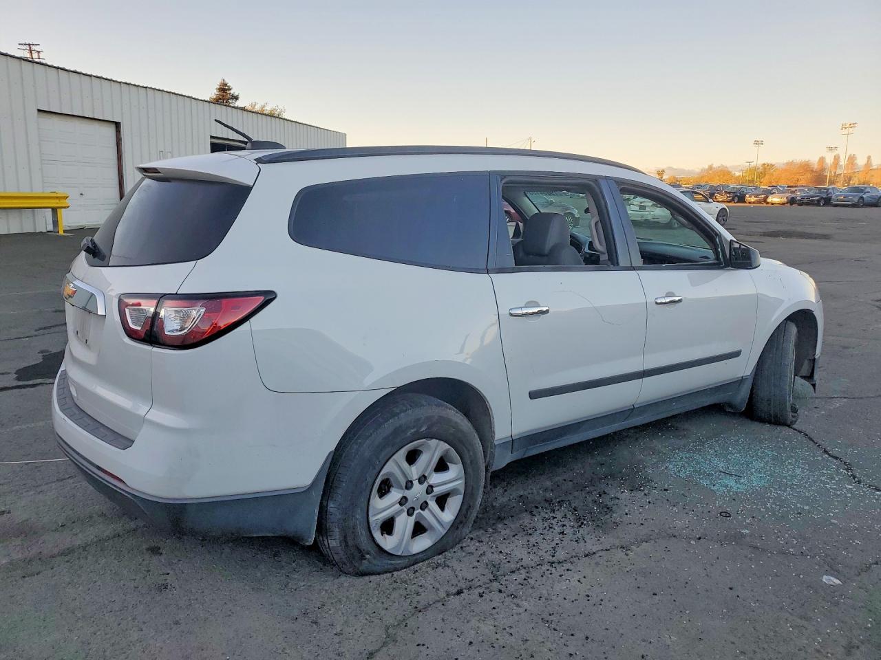 2017 Chevrolet Traverse Ls - zdjęcie 3