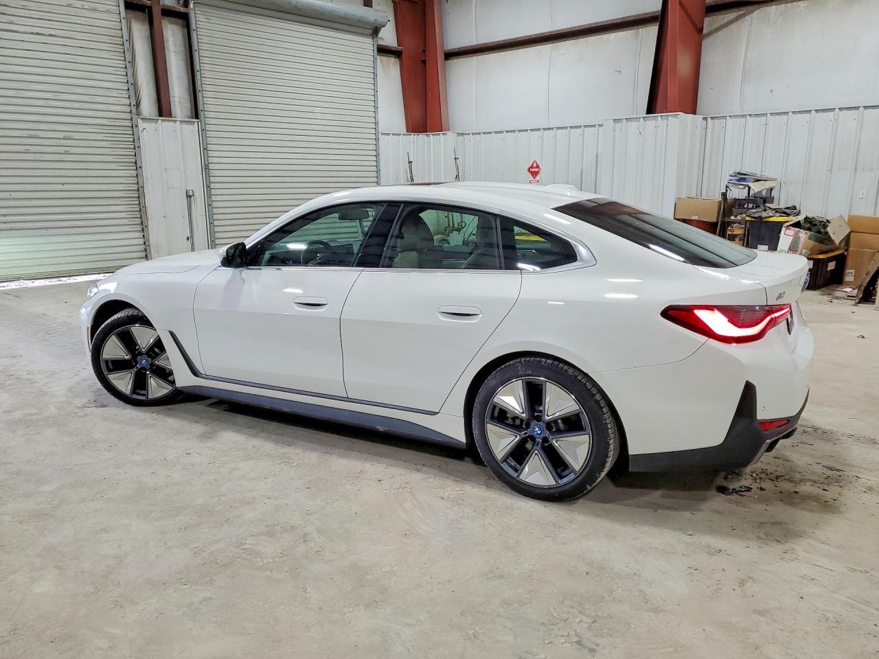 2024 BMW I4 xDrive 40 - zdjęcie 2