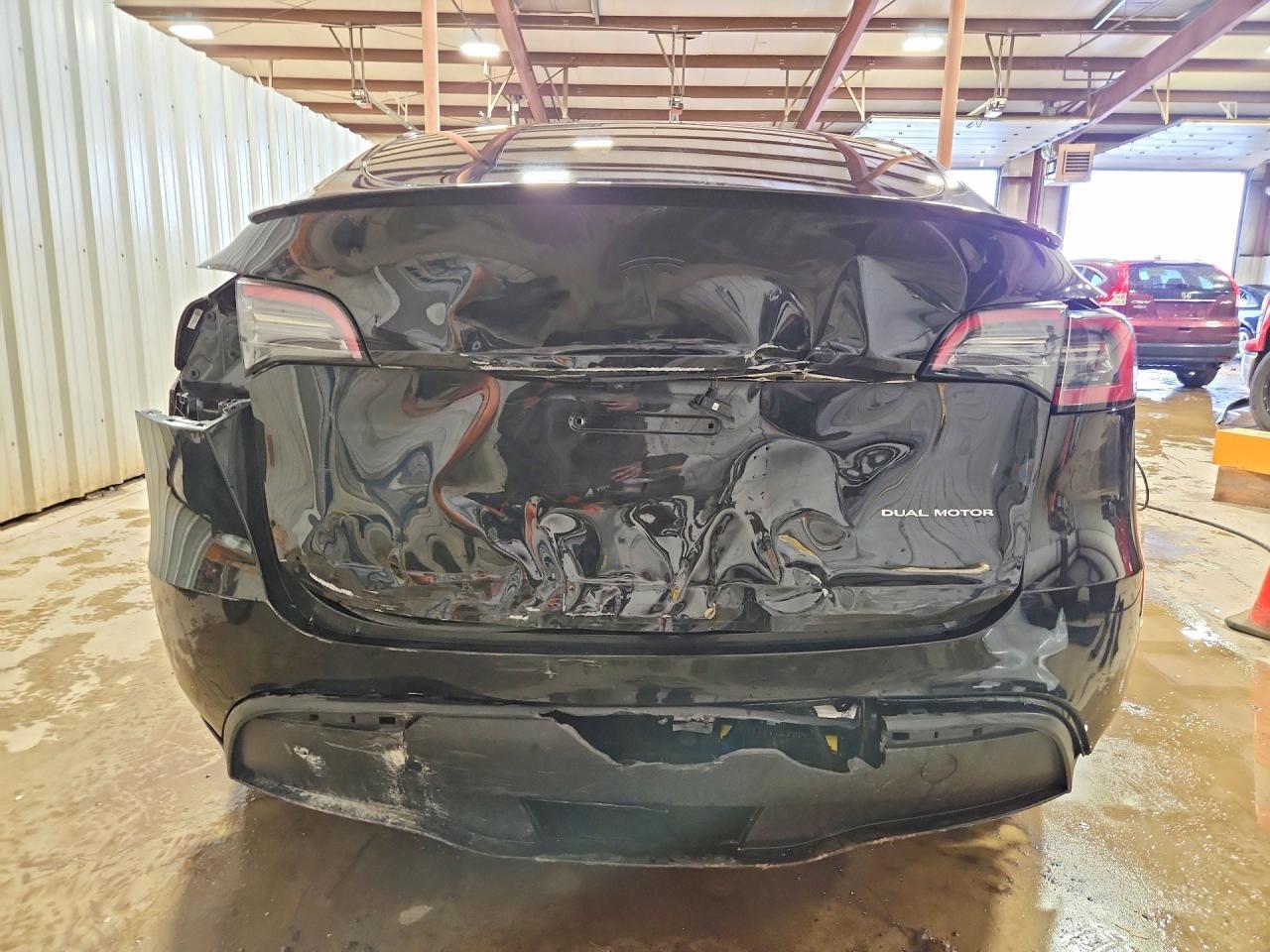 2024 Tesla Model Y - zdjęcie 6